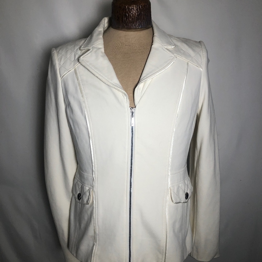 Womens White Blazer / Jacket. Size 10. Laura